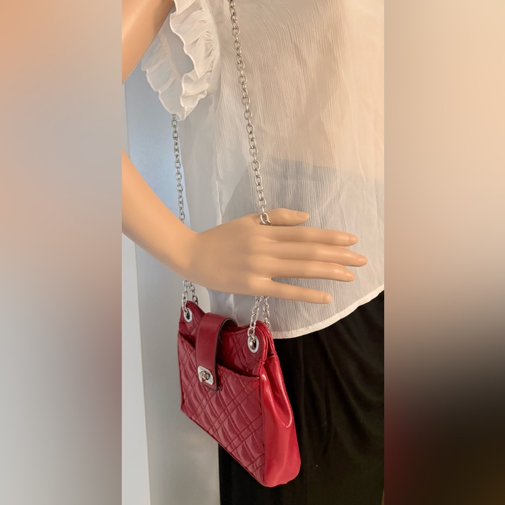 Forever 21 Cute Red Crossbody Quilted Faux Patent Leather Chain Handbag NWOT - Picture 8 of 9